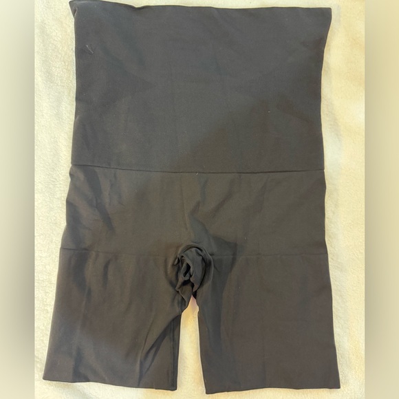 Maidenform Shapewear, high waist, shorts, size XL - Picture 3 of 3